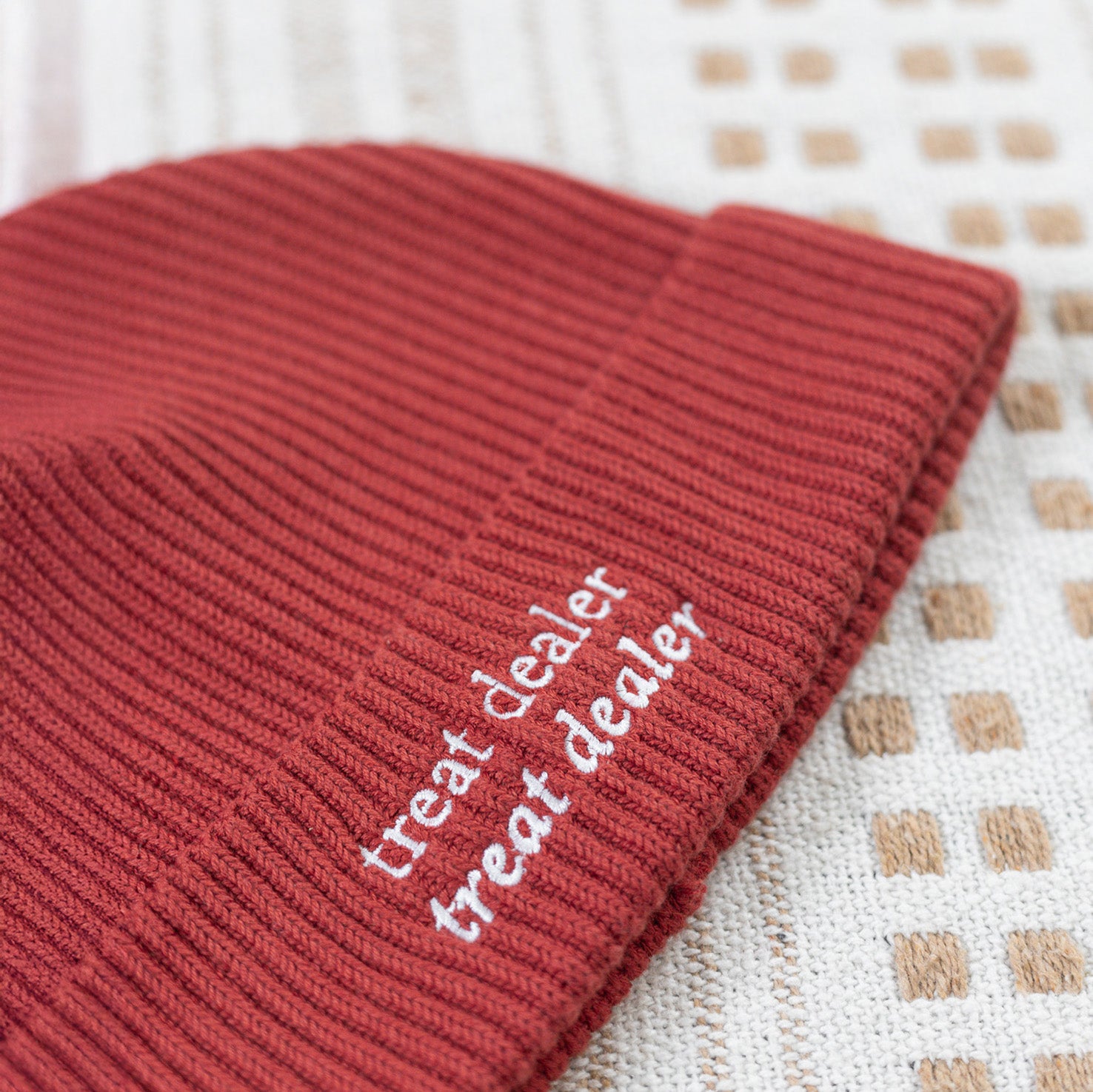 "treat dealer" Beanie in red earth